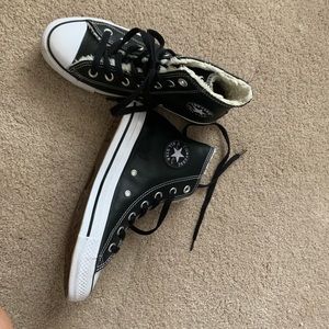 Converse All Start w/ fur! Worn a couple of time!!